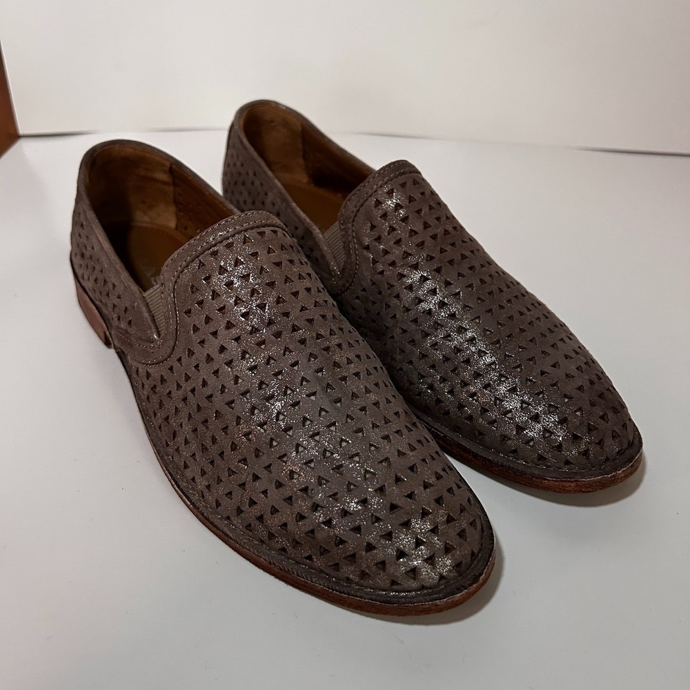 TRASK Ali Perforated Ortholite Loafer Metallic Dusty Gold Leather size 7M